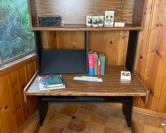 Computer desk 