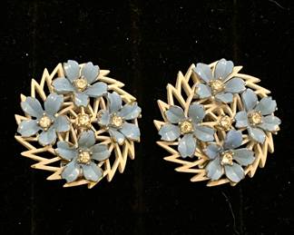 Trifari vintage enamel clip on earrings 