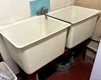 Double wash sinks vintage 