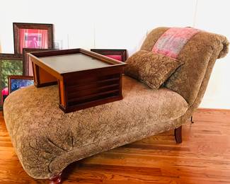 Gorgeous chaise lounge chair