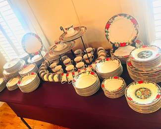 Tienshan Christmas china, 179 pieces!