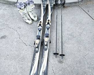  Women's Volkl Attiva Tierra Skis & Bindings 163 - Plus Salomon Custom Ski Boots in Women's Size 11