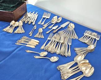 Antique Flatware Set 1911 Old Colony by 1847 Rogers Brothers - 103 Pieces Plus Case (8+ Place Settings)