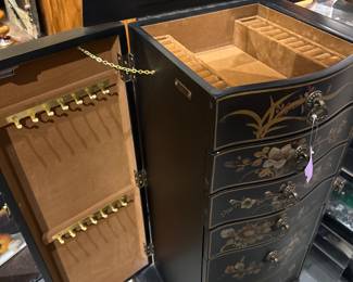 Jewelry Chest 