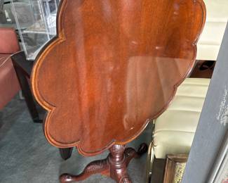 Baker Furniture 24" Clover Shape Flip Top Table from the Historic Charleston Collection 