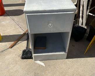 Little nightstand 