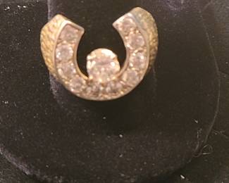 Gorgeous mans Diamond ring with 1ct center stone