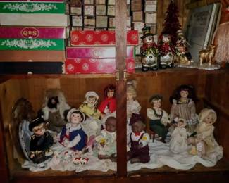 Danbury mint dolls & player piano scrolls 