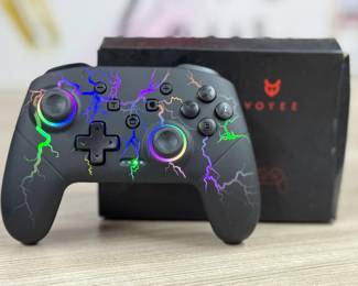 New Xbox / PC wireless controller with LED all through it.