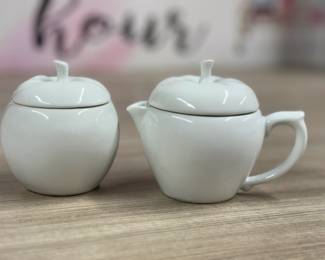 Avon Milk & Sugar Apple Dish
