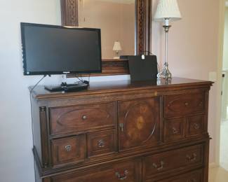 American Signature dresser