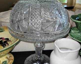 Crystal cake stand