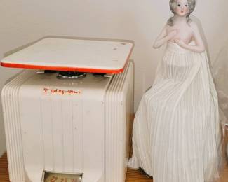 Art Deco lamp finial 