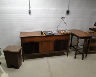 What do we have here? Vintage Mid Century Modern Stereo cabinet, empty, and looking for a project buddy