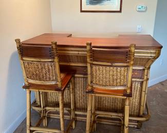 Rattan/Bamboo Bar with 2 Stools