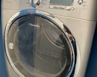 Electrulux washer and dryer set