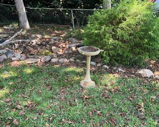 All kinds of birdbaths