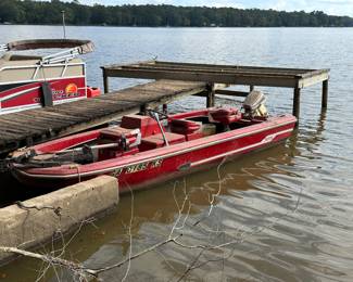 1977 15' foot. Arrow Glass