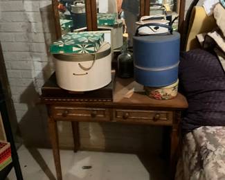 Great mini Vanity