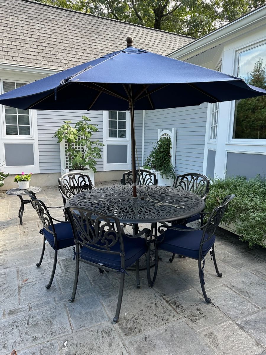 Cast Aluminum Table w/ 6 Chairs, Cushions & Umbrella