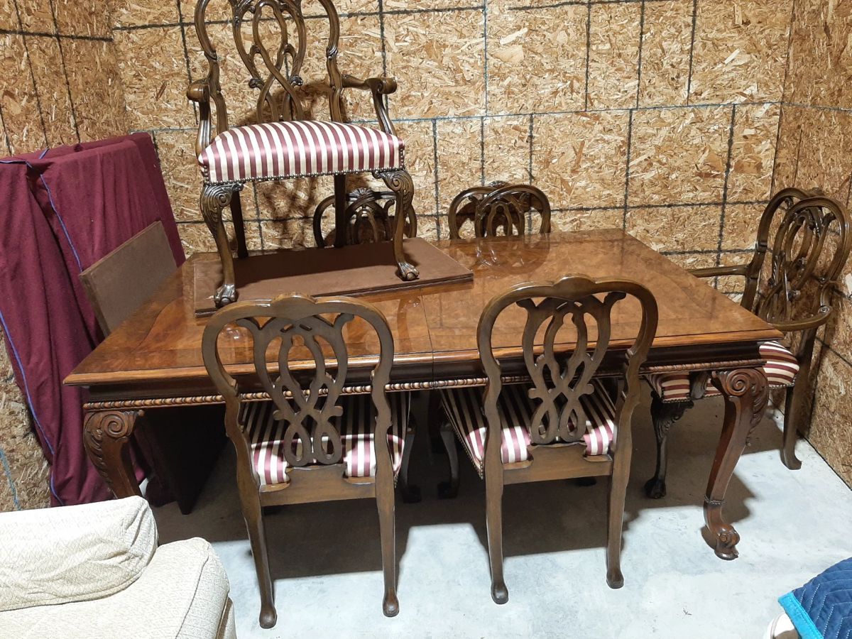 Original Karges table out of Grand Rapids.  Cost was 12,000 new.  It is in excellent shape.  The set has 6 chairs, 3 leaves and pads for table.  Very high quality!