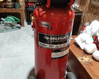 Air Compressor 30 gallon, like new