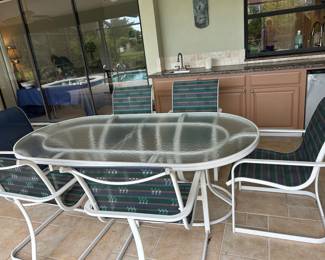 Patio table & Chairs