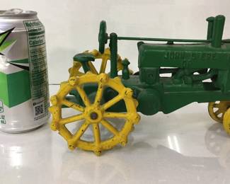 Vintage Cast Iron JOHN DEERE Tractor