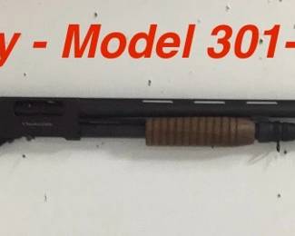 Charles Daly - Model 301- 12  gauge