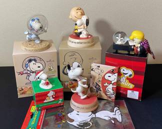 Hallmark Snoopy Figurines * Department 56 Snoopy Ornament * Notepad Etc
