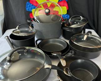 9 Circulon Nonstick Pans Including Stock Pot * Interchangeable Lids * Felt Protectors
