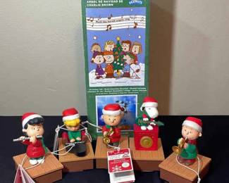 Wireless Peanuts Band * Original Charlie Brown Christmas Tree
