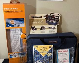 Fiskars StitchPal Organization System * 2 Rotary Cutting Mats 12x18 * Rulers * Pillow Forms
