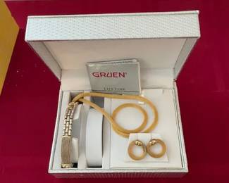 Gruen jewelry set.