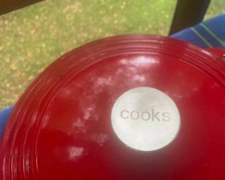 Cooks 8-quart cook pot.