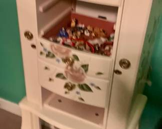 Jewelry chest , Have the other drawers for it just not in pic 