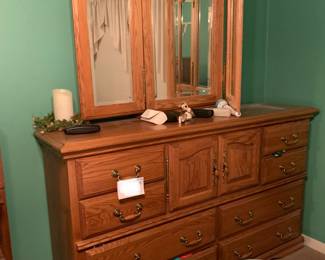Oak bedroom furniture set dresser with mirror