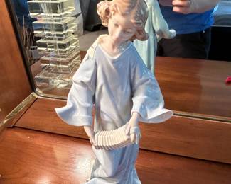 #112	"Angel w/accordian" Lladryo 13" Tall - 1323	 $35.00 
