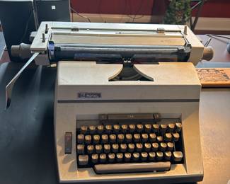 #29	Electric Royal Typewriter  Model R700	 $20.00 

