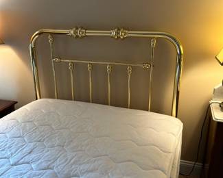 #75	Brass Full Size Headboard	 $45.00 
#76	Full Size Mattress/Boxsprings 	 $30.00 - sold
