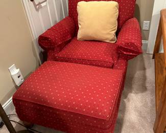 #91	Sofa Express Red/Gold Flowers Club Chair & ottoman	 $75.00 
