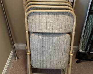 #71	Set of 6 Folding Samsonite Chairs $30.00 
There is no Tab le , just chairs