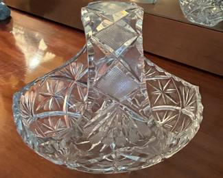 #118	Crystal Basket - 8x7x7	 $35.00 
