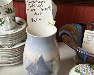 #208	Copenhagen porcelain - Made in Denmark Base	 $30.00 

