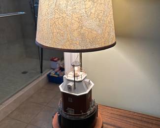 #103	Sandy Point 1882 Lamp w/3 way light	 $75.00 
