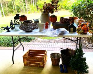 outdoor holiday / party decorations