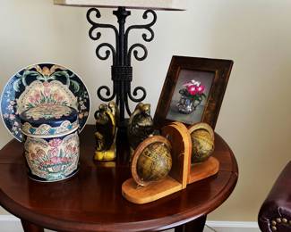 bookends, decorative accessories