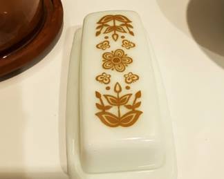 vintage Pyrex butter dish