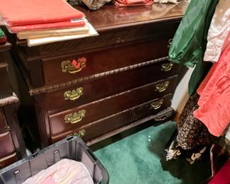 4 drawer chest - master bedroom - downstairs