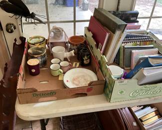 Miscellaneous in office & craft area